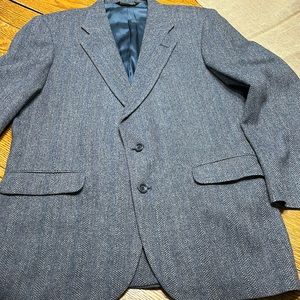 Adams Row sport coat. Tweed gray/blue tones. Size 42R. Made in U.S.A.